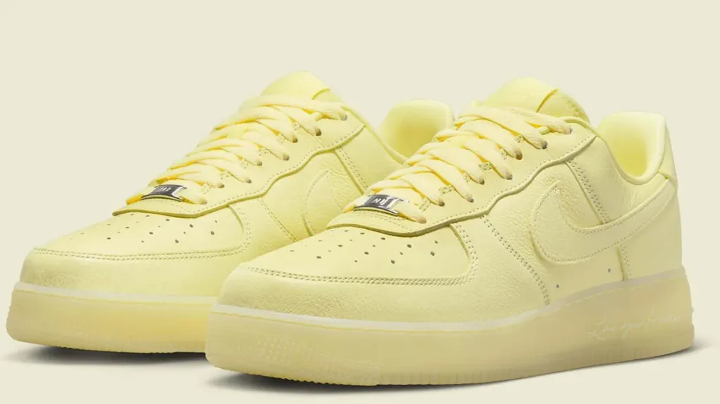 Drake’in Nike NOCTA Air Force 1 Citron Tint modeli 11 Aralık’ta piyasaya çıkıyor